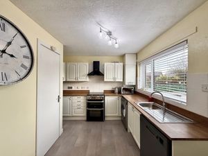 Photo 6- click for photo gallery